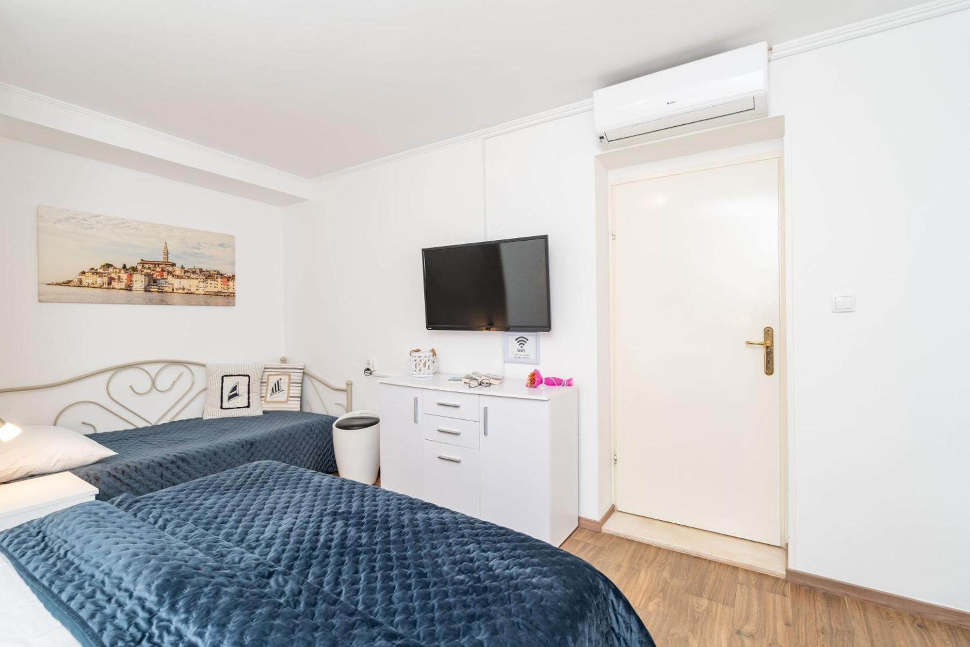 Apartments And Room Lora 두브로브니크 외부 사진